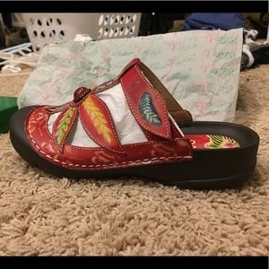 New Corkys Elite Coastal Red